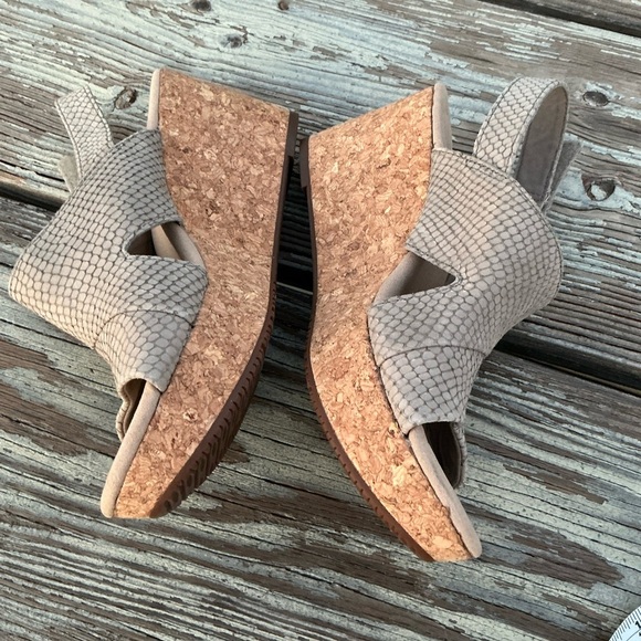 Clarks Collection Annadel Sky Leather Women Sandal Wedge Sz 8.5 - Picture 4 of 10